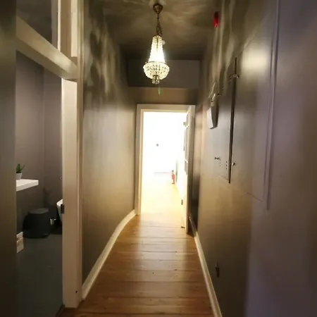 Bright 1 Bedroom With Lovely Balcony In * Лиссабон