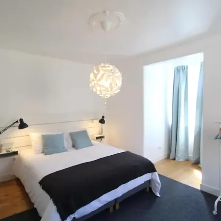 Bright 1 Bedroom With Lovely Balcony In * Лиссабон